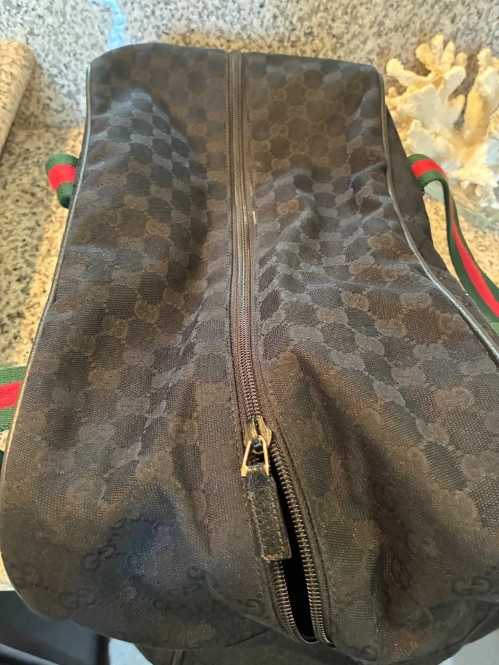 Gucci duffel black green